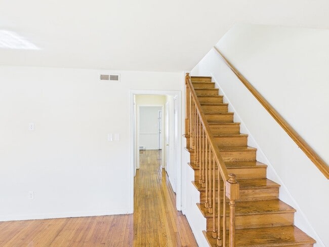Photo - 5500 Stella Rd