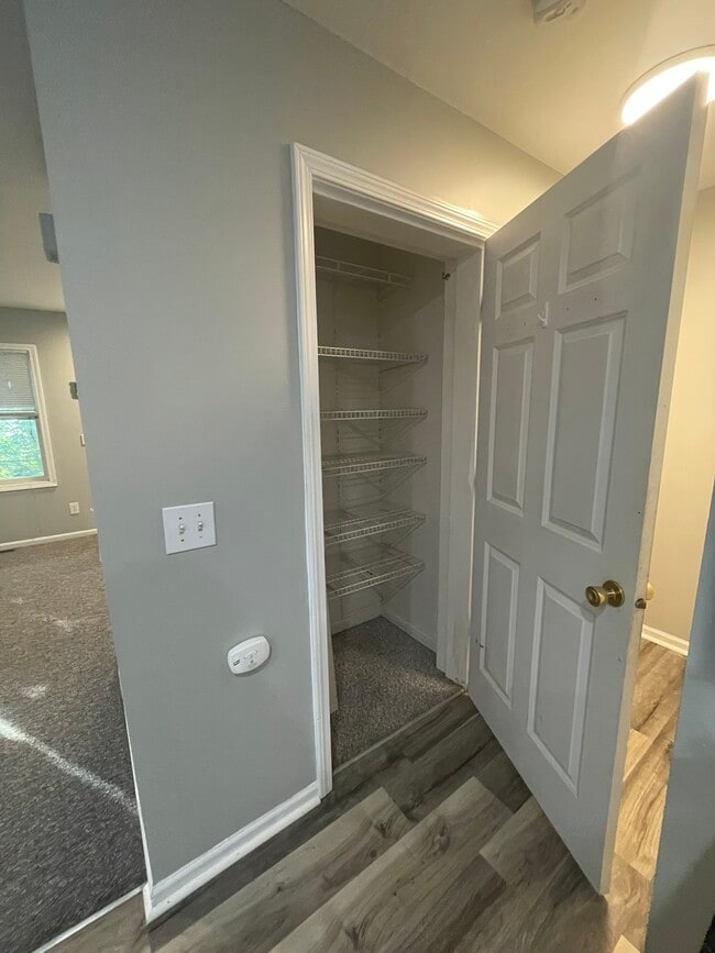 Photo - 210-232 Brookridge Ct