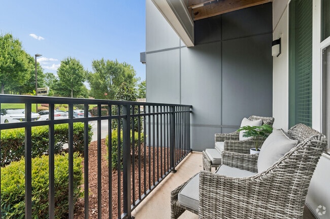 1BR,1BA - 800SF - View