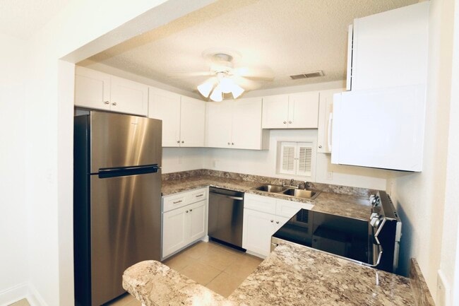 Photo - 229 S McMullen Booth Rd Unidad 57