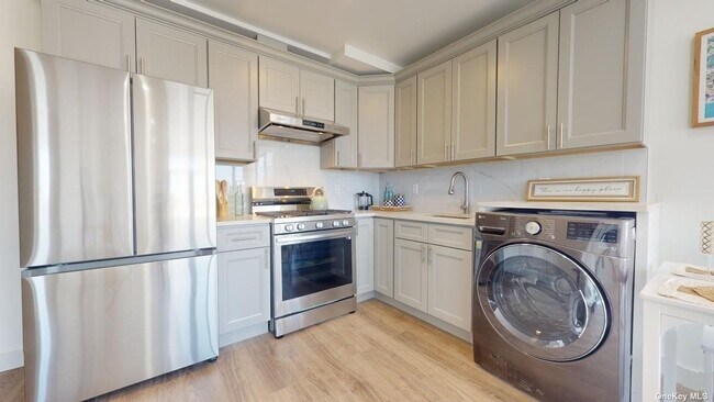 Photo - 63-68-68 Austin St Unit 5D