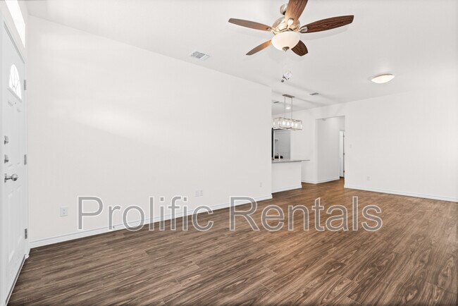 Photo - 5308 Rose Gdn Lp