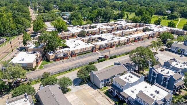Building Photo - 2100 College Dr Unit 56 Rental