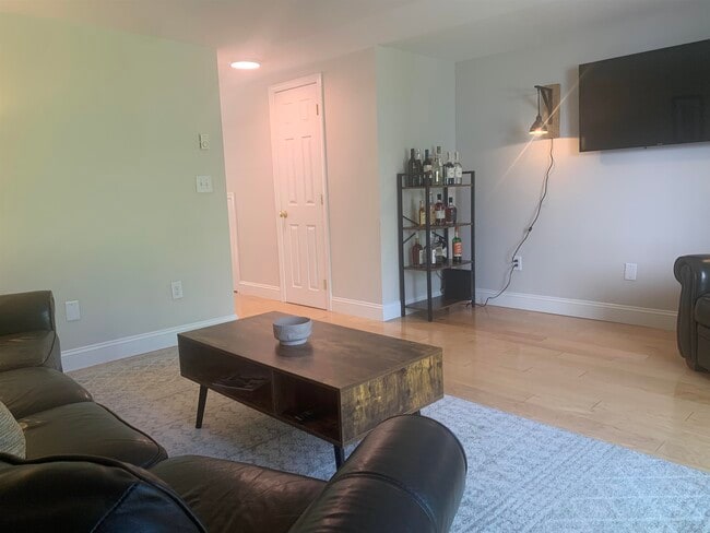 Photo - 508 Piscassic St