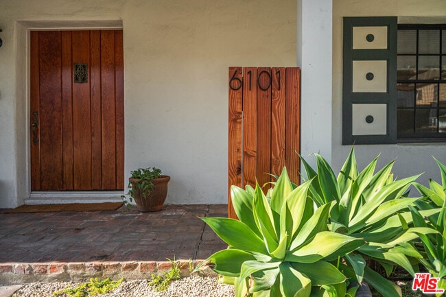 Photo - 6101 S Mansfield Ave