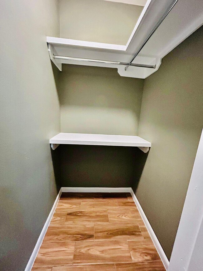 3605 Hawthorne Ave Unit 2