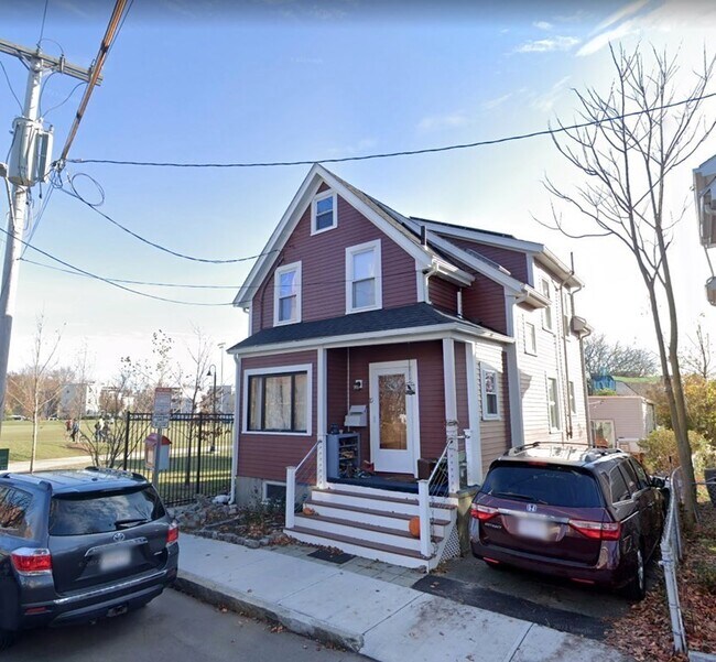 Building Photo - 17 Fremont Ave