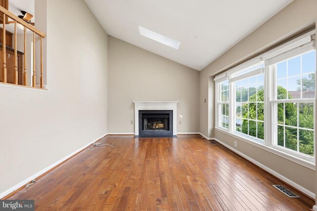 Building Photo - 7690 Green Garland Dr