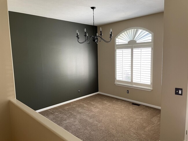 Photo - 561 Rocky Knoll Ln