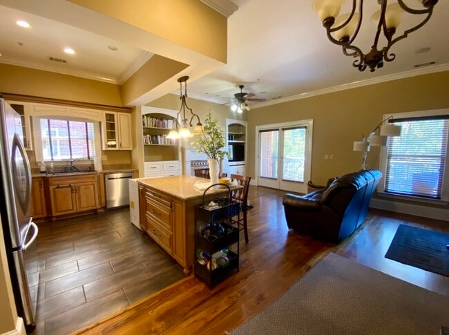 Photo - 210 W Washington St Unit 210