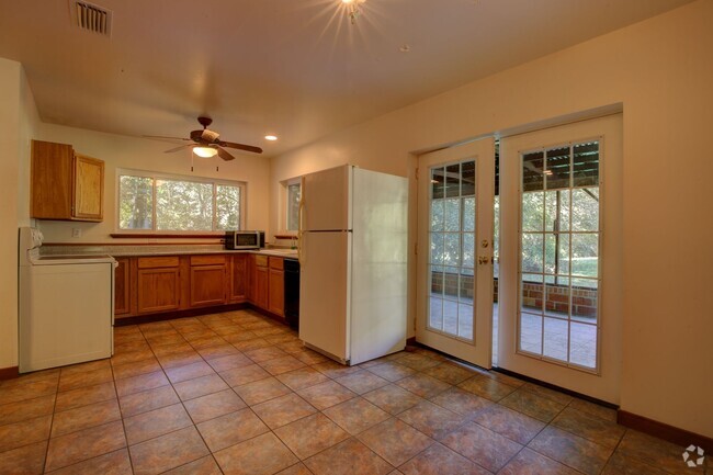 Building Photo - 2 BD/ 2 BTH in Fairhope Rental