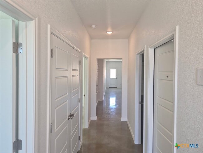 Building Photo - 3907 American Elm Dr