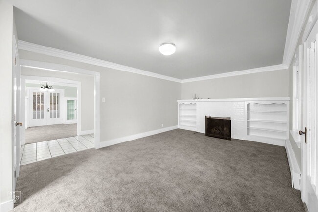 727 Ridgeland Ave