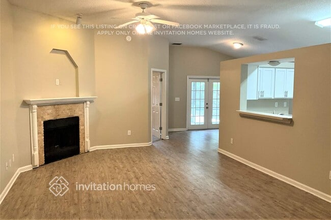 Photo - 863 S Lilac Loop