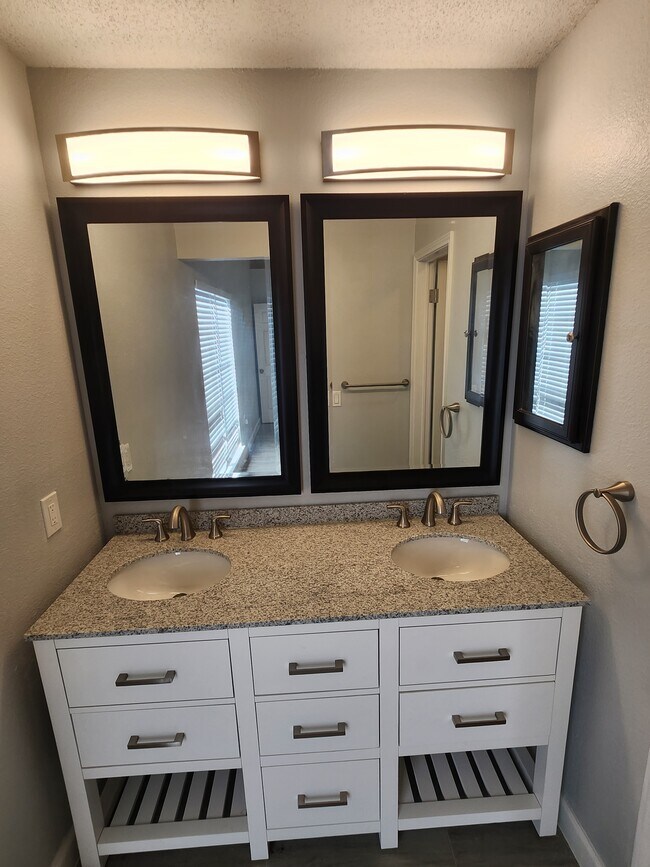 Photo - 3614 Woodglow Cir