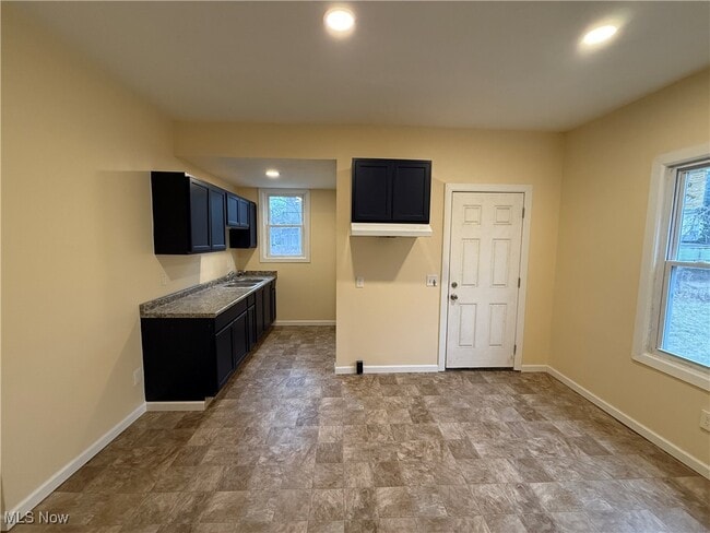 Building Photo - 2197 E 80th St Unit 2197