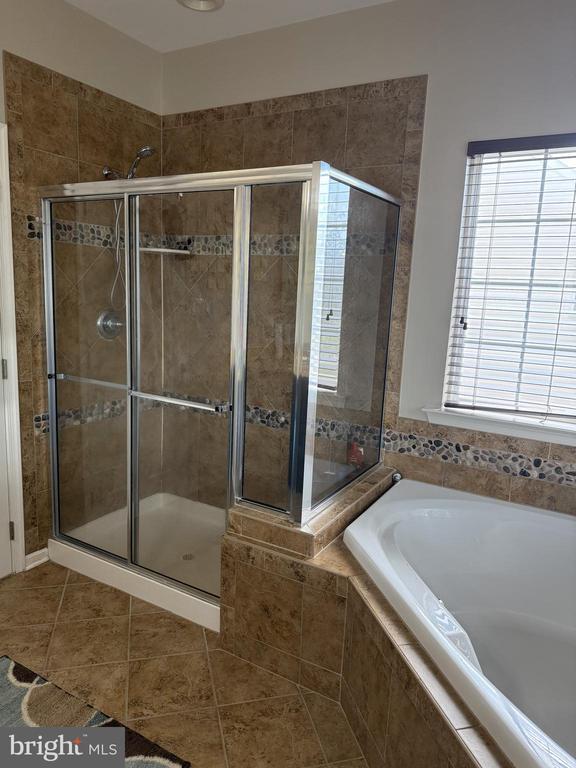 Photo - 1037 Suffolk Dr