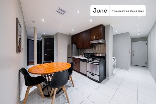 Room in Shared 4 bed/2 bath home in Upper West Side