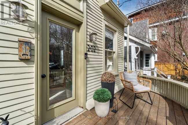 Photo - 202 Silver Birch Ave