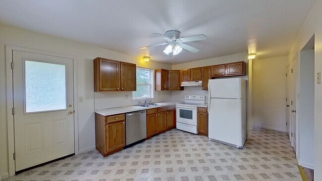 Photo - 214 Craigdan Dr