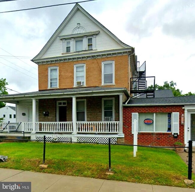 Building Photo - 50 S Bethlehem Pike Unit 2ND FLOOR Rental