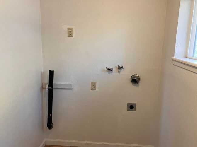 Photo - LA636-Bateman Unit #3