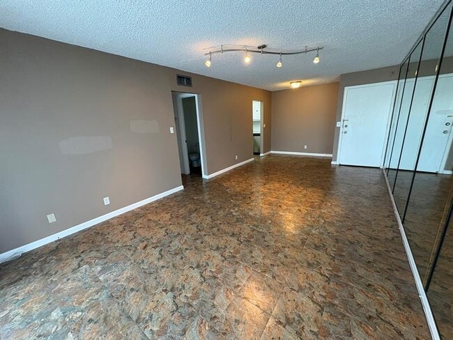 Photo - 120 Cypress Club Dr Unidad 234