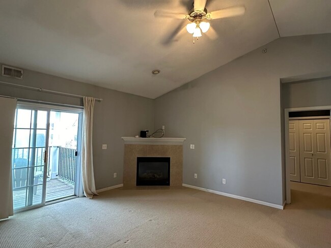 Photo - 3 Bedroom Apartment Style Condo in West De...