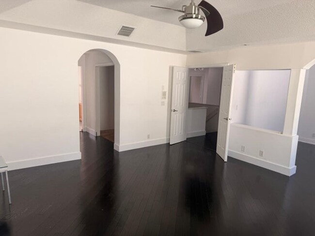 Photo - 1226 Avondale Ln