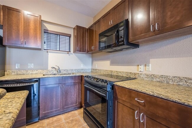 Photo - 711 W 26th St Unit 703