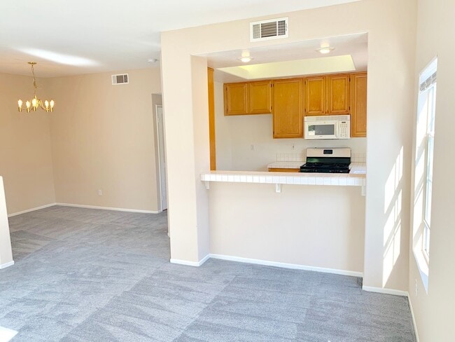 Photo - 3 Bedroom 2 Bathroom Condo for Rent in Anaheim Hills!