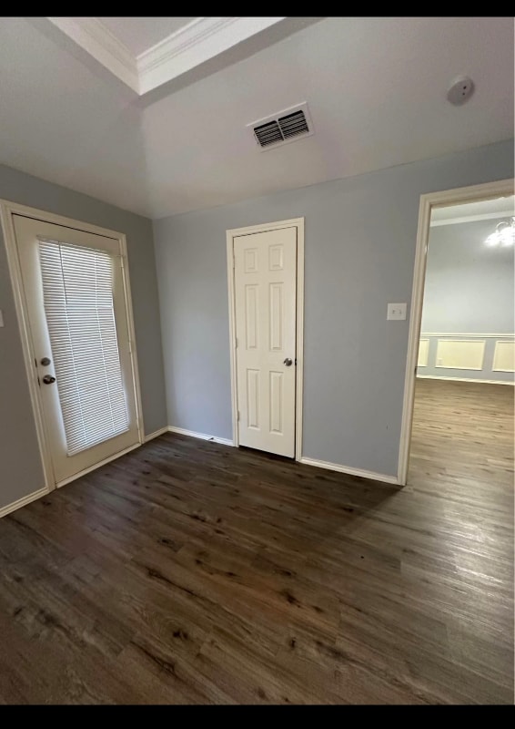 Photo - 122 Larchbrook Dr