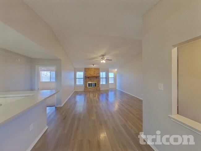 Photo - 1844 Hunting Green Dr