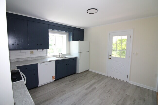 Photo - 229 Pittstown Rd