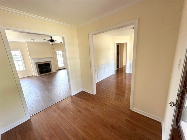 Photo - 3723 Woodbridge Ln