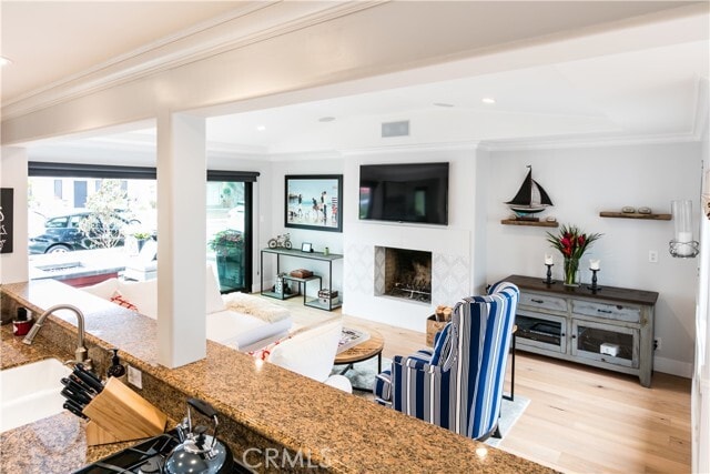 Photo - 617 Begonia Ave