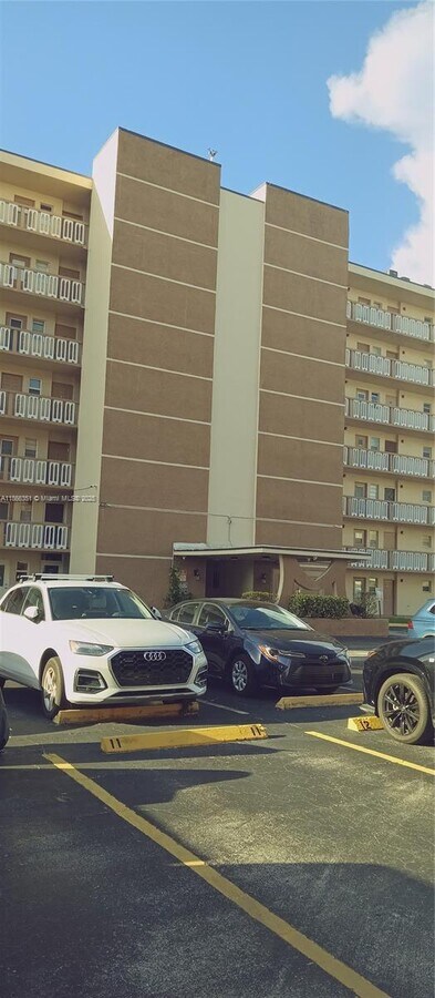 Photo - 609 NE 14th Ave Condo Unit 703