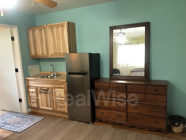 Photo - 602 Schroeder Ln Unit B
