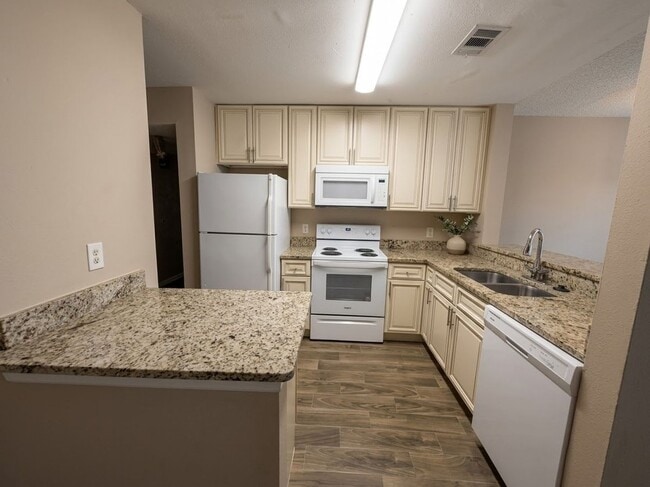 5232 Via Hacienda Cir