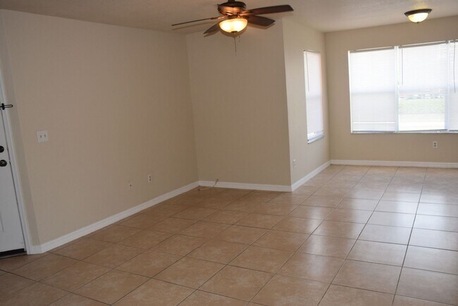 Photo - WOW Limited-Time Offer: Sign a lease on or...