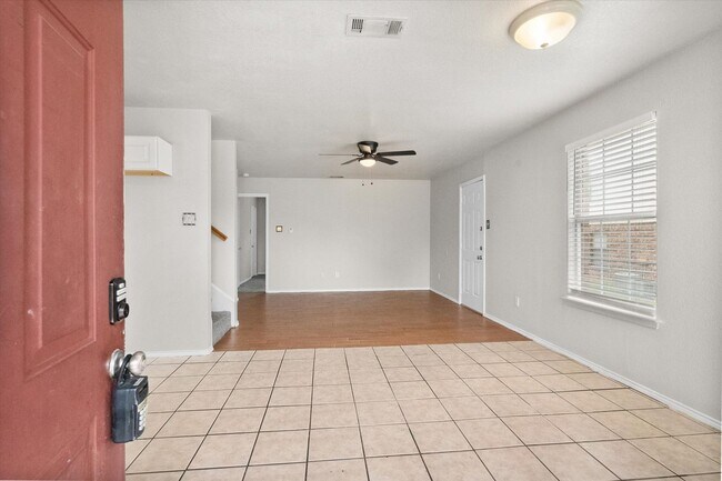 Photo - 612 Kings Way Dr Unit A
