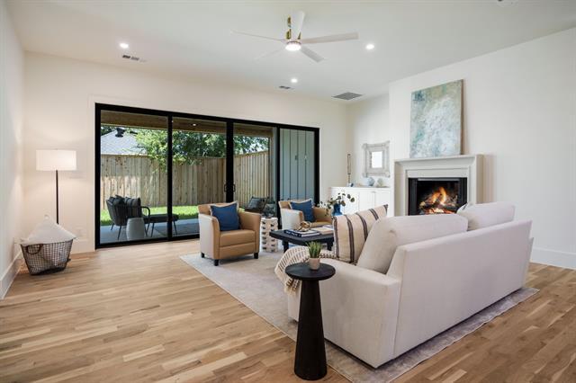 Photo - 5836 Kenwood Ave