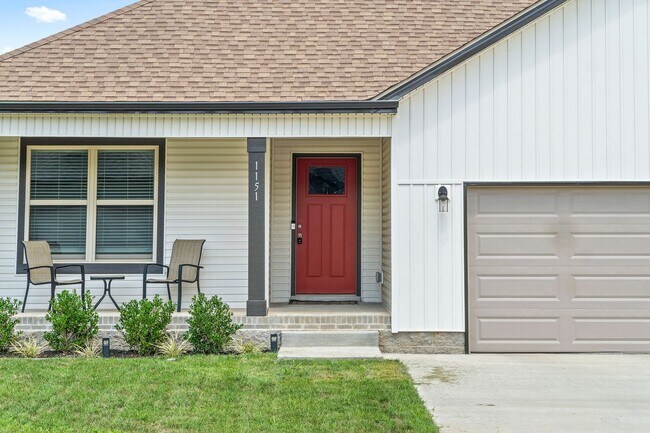 Photo - Pet Friendly Three Bedroom!