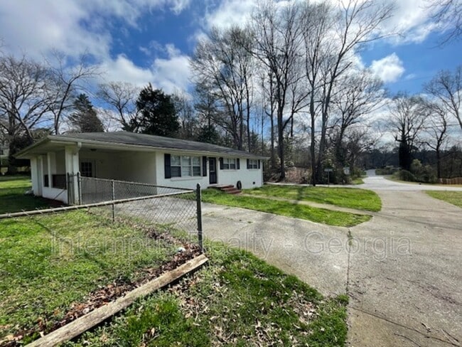 Photo - 633 White St