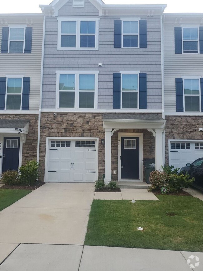 Building Photo - Coming Soon! 4 Bedroom Townhouse!