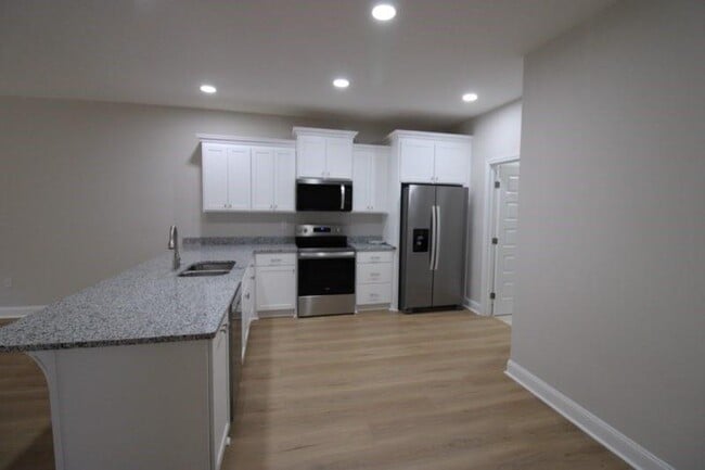 Photo - 324 S 5th St