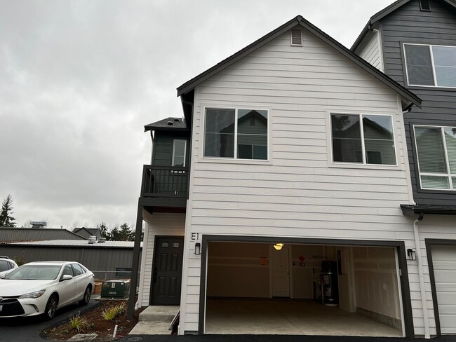 Building Photo - Lynnwood Townhome