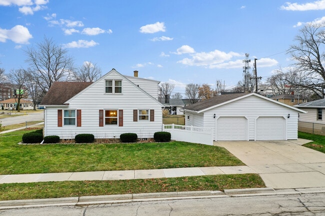 Photo - 1816 Gross Ave