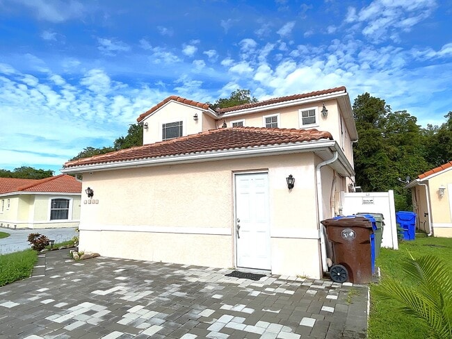 Photo - 2348 Cordova Ct