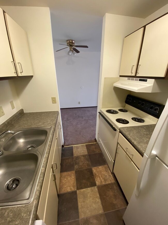 Photo - Village Apartments (St. Pt.)